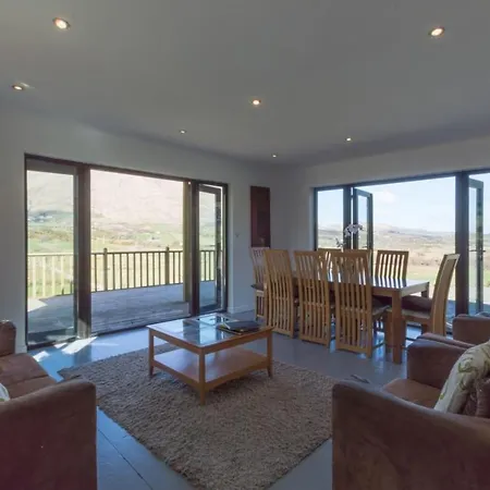 Vakantiehuis Beautiful 4-bed House