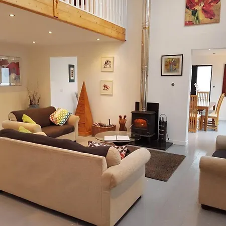Beautiful 4-bed House Vakantiehuis