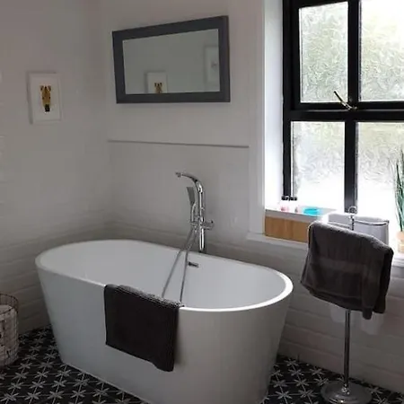 Holiday home Beautiful 4-bed House *